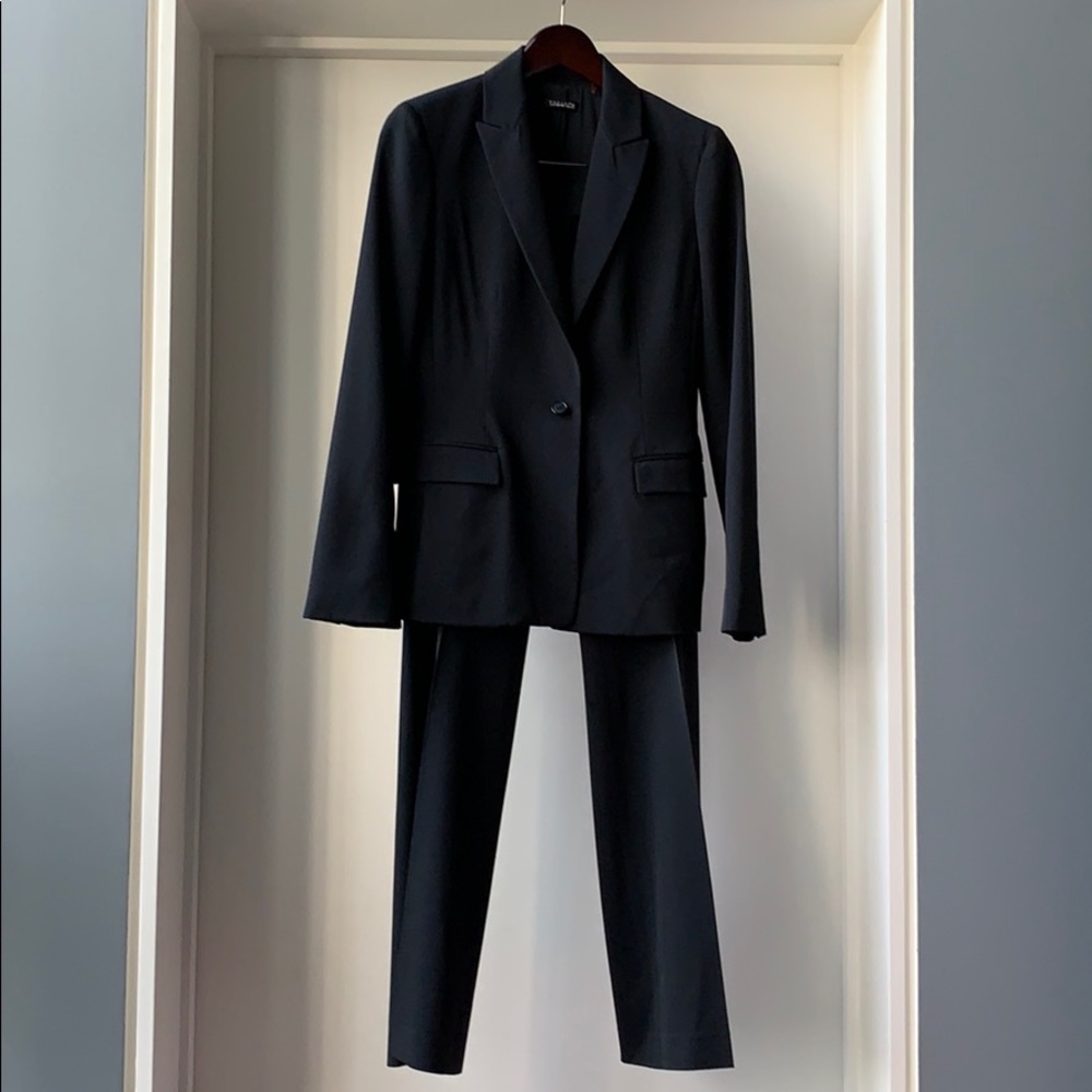 Women’s slim fit - Pant Suit